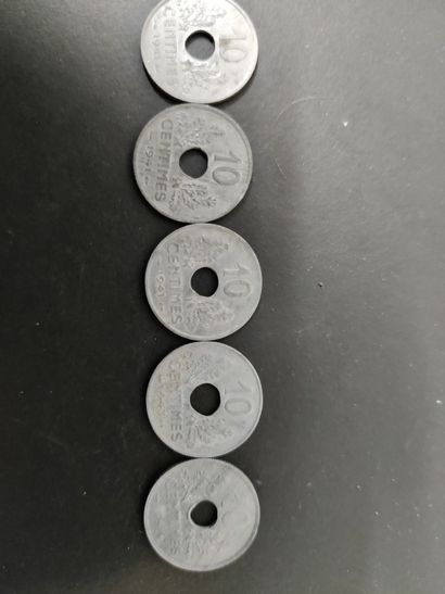 null 
Lot de 502 pièces françaises divers métaux (sachets individuels)	

	1 pièce	Monneron...