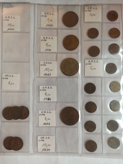 null 
FOREIGN




Lot of 
218 various coins of the WORLD in various metals (some...