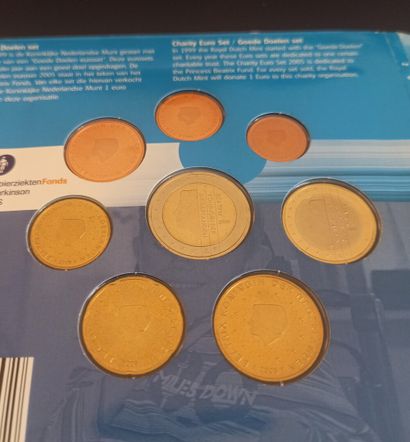 null Lot of 12 boxes

Netherlands: complete sets 2 and 1 €UROS , 50, 20, 10, 5, 2,...
