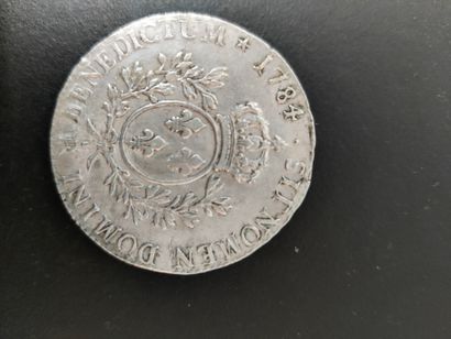 null 
Lot intéressant de 29 pièces Royales Françaises en argent	

	HENRI II 1547-1559...
