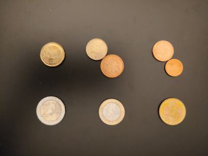 null 
Lot de 164 pièces de 2 €UROS commémoratives colorisées




Finlande et Estonie...