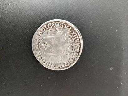 null 
Lot intéressant de 29 pièces Royales Françaises en argent	

	HENRI II 1547-1559...