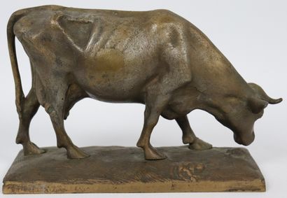 null Ecole française vers 1900.

Vache.

Sculpture en bronze.

H_13 cm L_20 cm