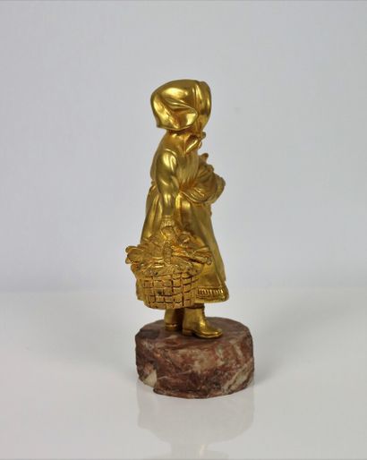 null Affortunato, dit Fortunato GORY (actif circa 1895-1925).

Fillette aux paniers.

Sculpture...