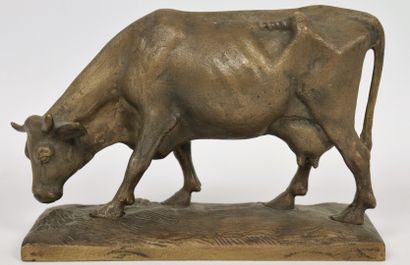 null Ecole française vers 1900.

Vache.

Sculpture en bronze.

H_13 cm L_20 cm