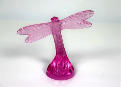 null LALIQUE France

Cachet libellule en cristal rose.

H_9 cm