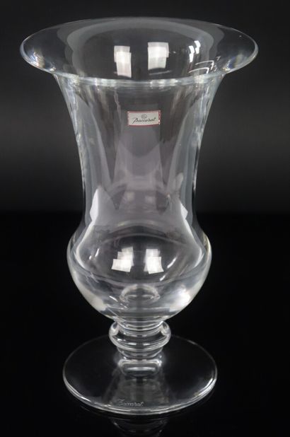 null BACCARAT.

Vase en cristal de forme Medicis, sur piédouche.

H_20 cm
