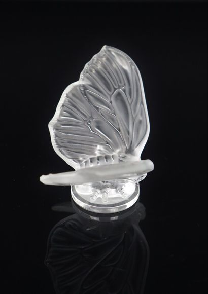 null LALIQUE France

Papillon en cristal.

L_11,2 cm