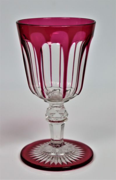 null Deux verres à pied en cristal de couleur pourpre.

Epoque Napoléon III.

H_15,5...