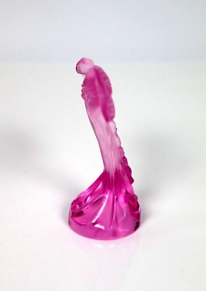 null LALIQUE France

Cachet libellule en cristal rose.

H_9 cm