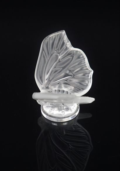 null LALIQUE France

Papillon en cristal.

L_11,2 cm