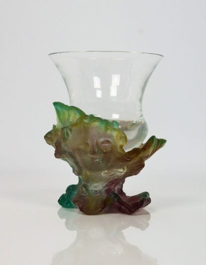 null DAUM France.

Vase Visage en pâte de verre et cristal.

H_11,5 cm