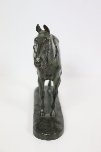 null Gaston d'ILLIERS (1876-1932/52)

Cheval pur sang.

Sculpture en bronze, à patine...
