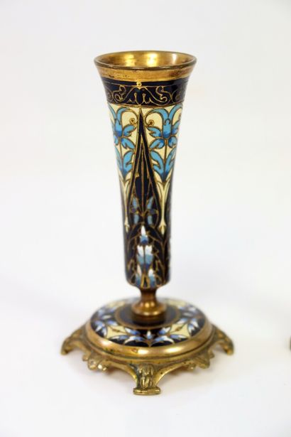 null BARBEDIENNE.

Pair of vases with champlevé enamel decoration, not signed.

End...