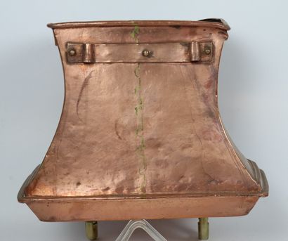 null Copper fountain and its basin.

Companion attributes engraved on the tank.

19th...