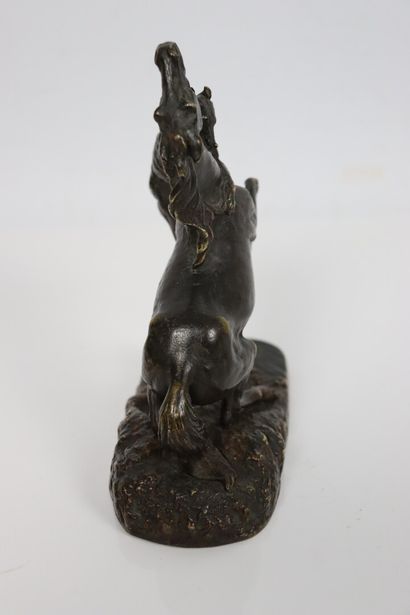 null Pierre-Jules MÈNE (1810-1879)

Cheval attaqué par un loup.

Groupe en bronze...