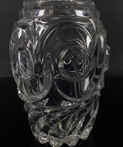 null CRYSTAL FACTORY OF LE CREUSOT.

A molded crystal decanter with interlacing decoration.

First...