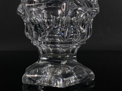 null CRYSTAL FACTORY OF LE CREUSOT.

Meeting of four glasses on different pedestals...