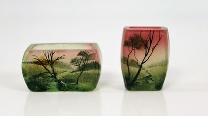 null Two miniature enamelled glass vases with landscape decoration.

About 1900.

H_2,6...