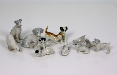 null BING & GROENDAL et divers.

Ensemble de neuf statuettes miniatures en porcelaine...