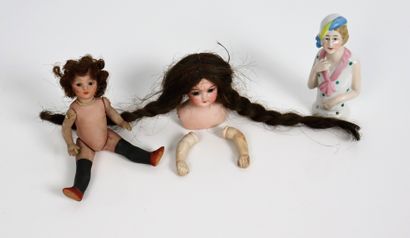 null Porcelain doll bust, porcelain miniature doll and Art Deco porcelain half-figure.

H_5,7...