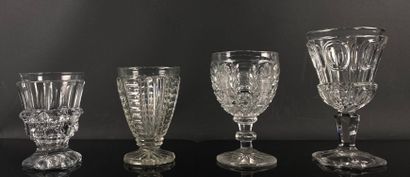 null CRYSTAL FACTORY OF LE CREUSOT.

Meeting of four glasses on different pedestals...