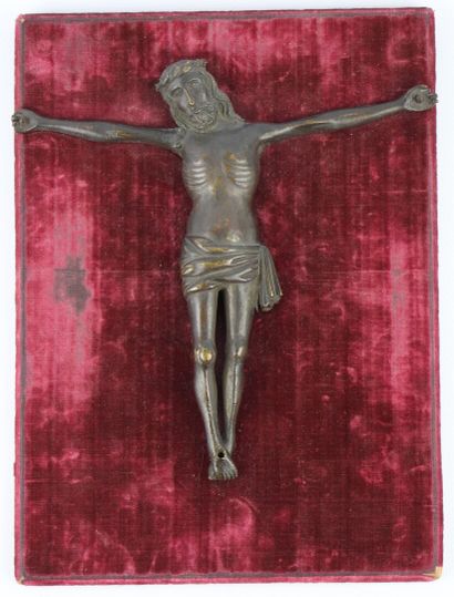 null Christ in bronze.

15th century.

Mounting in old velvet.

H_27 cm L_20.5 c...