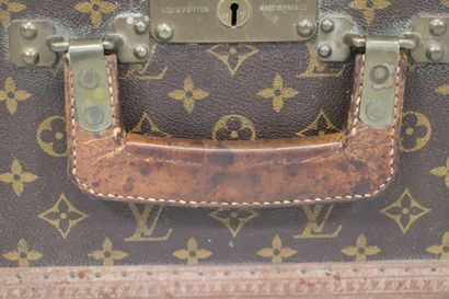 null Louis VUITTON, Paris.

Importante valise en toile enduite monogramme, cuir et...