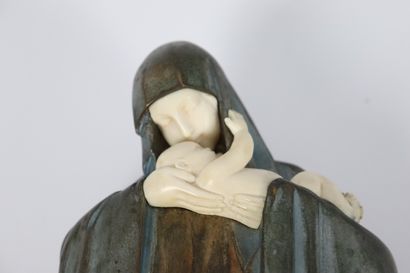 null Lucienne Antoinette HEUVELMANS (1885-1944).

Virgin and child.

Sculpture in...