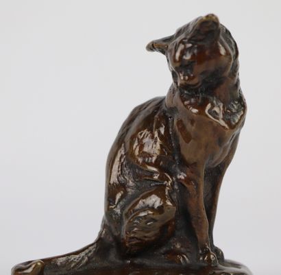 null Emmanuel FRÉMIET (1824-1910).

Seated cat.

Bronze with brown patina, signed...