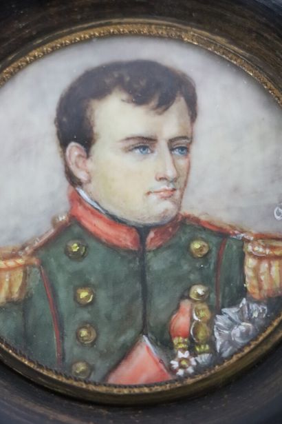 null Ecole française du XXème siècle.

Portrait en buste de Napoléon.

Miniature...