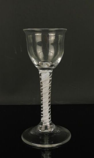 null Suite of three glasses in the English way, the leg with white twist. 

Round...