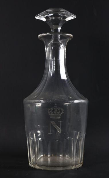 null Service de l'empereur Napoléon III.

Carafe en cristal taillé, gravée au chiffre...