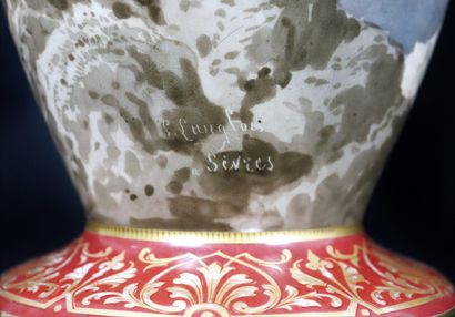 null E.LANGLOIS à Sèvres.

Vase en opaline à décor polychrome de paysage de montagne.

Signé...