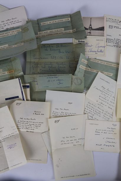 null AUTOGRAPHES. CAMUS (Albert). (1957 - 1959). 18 lettres et billets manuscritsignés...