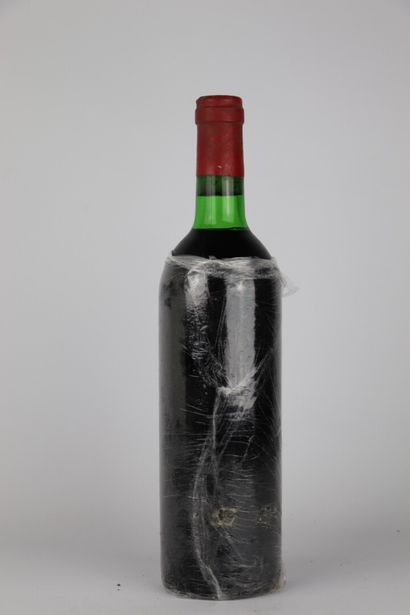 null CHATEAU LABEGORCE-ZEDE.

Millésime : 1976.

1 bouteille, e.t.a., b.g.