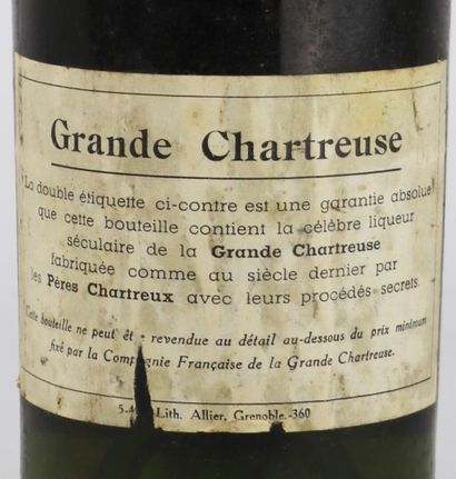 null CHARTREUSE VERTE VOIRON "UNE TARRAGONE" PÉRIODE 1936-1941.

1 bouteille.

7...