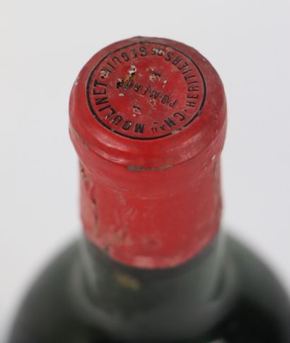 null CHATEAU MOULINET.

Millésime : 1957.

1 bouteille, e.