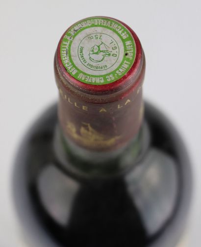 null CHATEAU BEYCHEVELLE.

Millésime : 1983.

1 bouteille, e.f.s.
