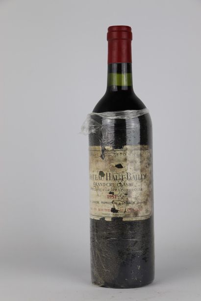 null CHATEAU HAUT BAILLY.

Millésime : 1981.

1 bouteille, e.t.a.