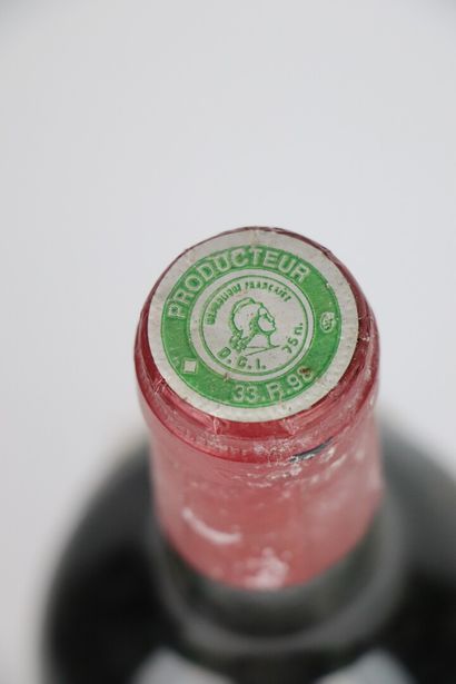 null CHATEAU LE BOURDIEU.

Milésime : 1986.

5 bouteilles, e.t.a.