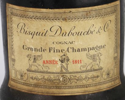 null COGNAC BISQUIT DUBOUCHE.

Grande fine Champagne.

Millésime : 1811.

1 bouteille,...