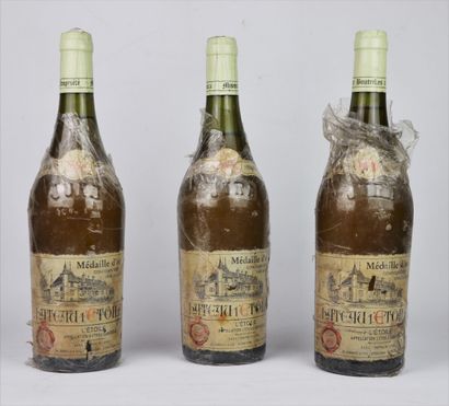  CHATEAU L'ETOILE. 
Millésime : 1990. 
3 bouteilles, e.t.a.