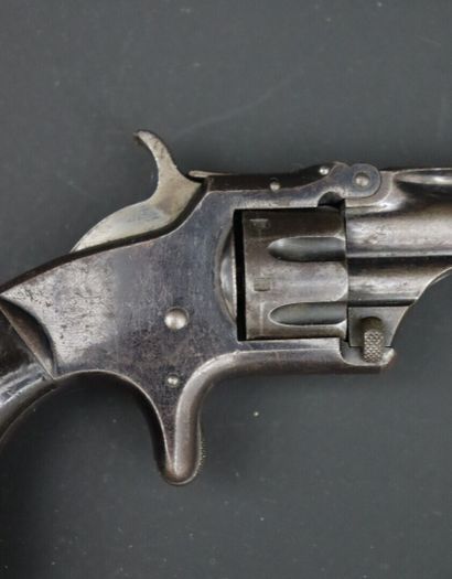 null Révolver Smith & Wesson, modèle 1860

Canon rond de cm

Ouverture sur charnière...