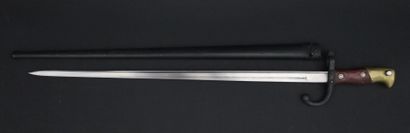 null Baïonnette modèle 1874, Gras.

Lame de 52 cm, section en T en acier poli (poinçons).

Sur...