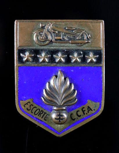 null Insigne gendarmerie, 1946



Escorte du Général, commandant en chef des troupes...