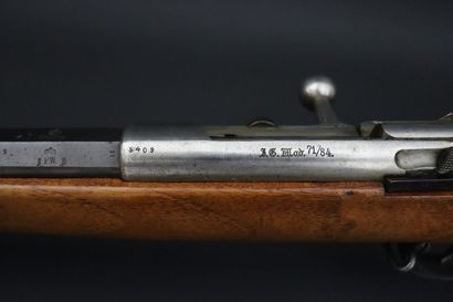 null Fusil d'infanterie Mauser 1871/ 84 à verrou.

Calibre 11 mm. 

Le canon rond...