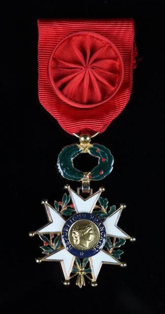 null Ordre de la Légion d'honneur V République, Officier.

Croix de 40 mm, en bronze...