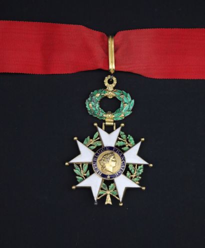 null 
Commandeur Ordre de la Légion d'honneur IVème République dans son écrin.




Croix...