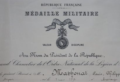 null Diplôme de la médaille militaire avec médaille et écrin :

 Diplôme sur papier...